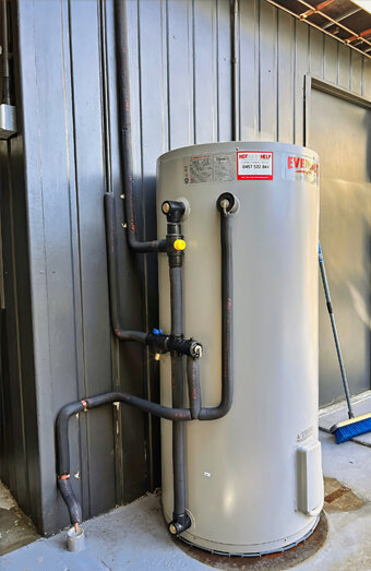 https://attadalehotwater.com.au/uploads/2025/06/electric-hot-water-system-68504.jpg