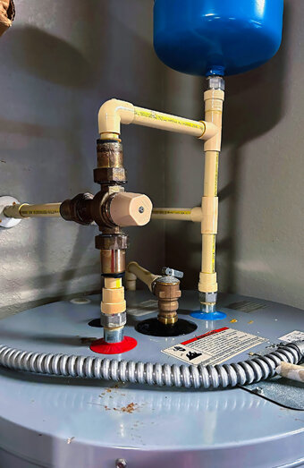 https://attadalehotwater.com.au/uploads/2025/06/electric-hot-water-system-73015.jpg