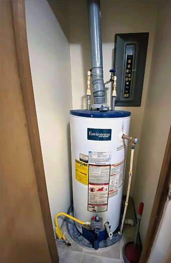 https://attadalehotwater.com.au/uploads/2025/06/gas-hot-water-system-40702.jpg